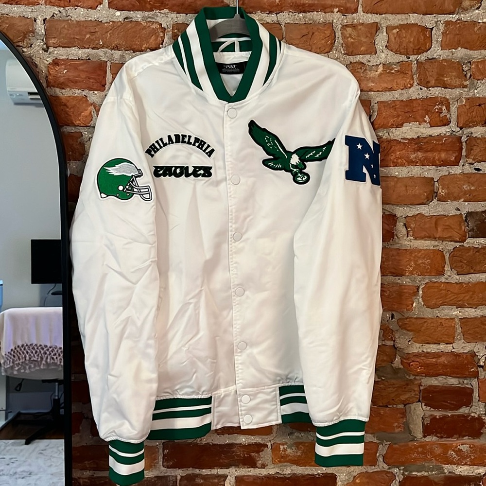 Pro Standard Philadelphia Eagles Men’s Retro Classic Satin Jacket